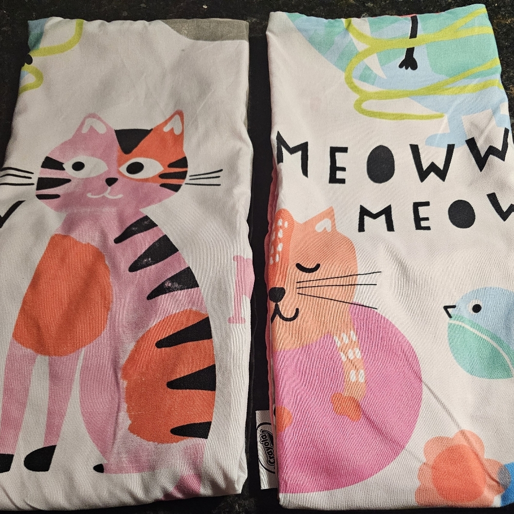 Difficult to find Crayola "Purrty cat" pillow cases